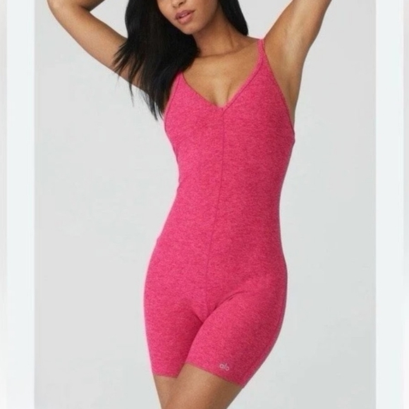 Alo Heather Hot Pink Sleeveless V-Neck Alosoft Suns Out Onesie Romper SM